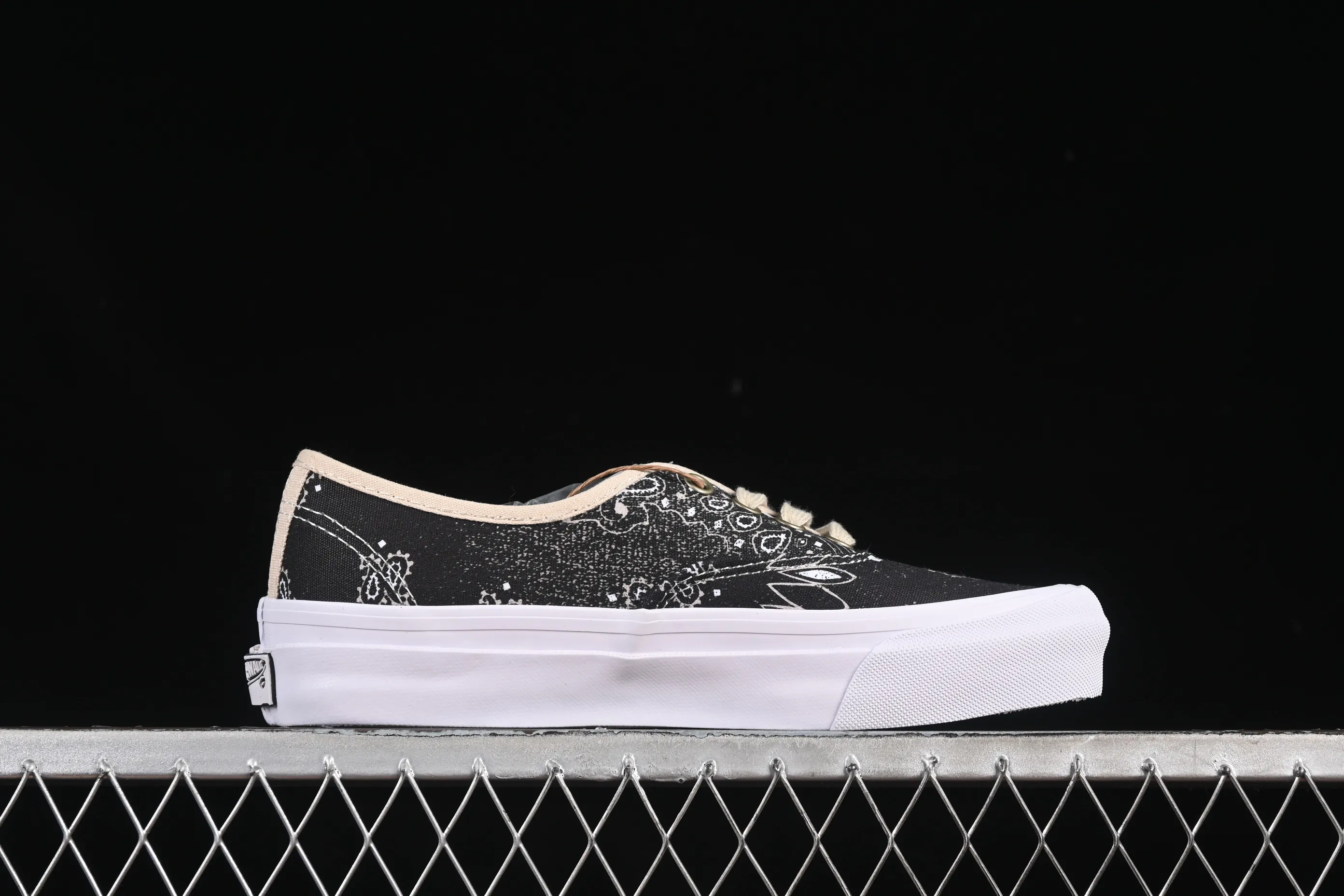 All categories Vans Vans series Vans Low Vans low top Vans Authentic 44 Vans slip-on slip-on skate shoes VN000D5KESB